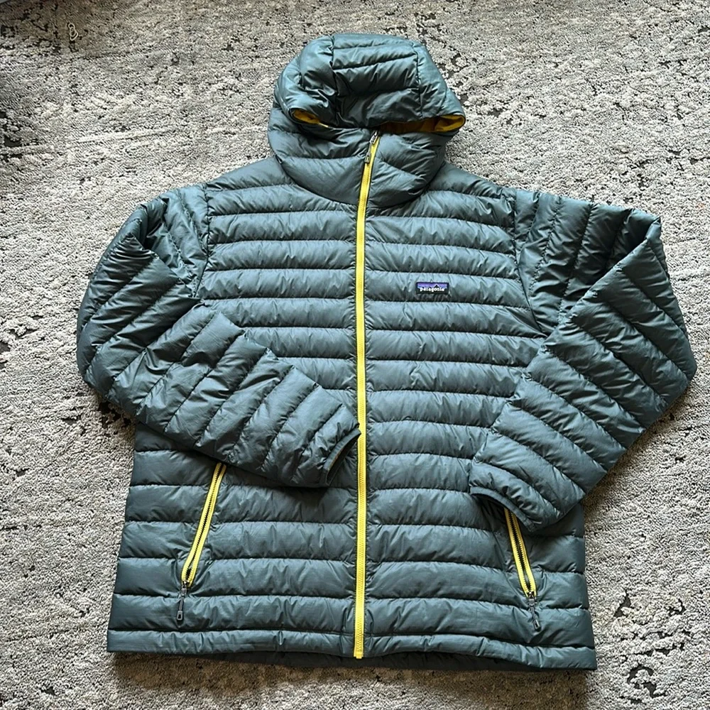 EUC men’s Patagonia Down Better Sweater Jacket - Picture 2 of 5